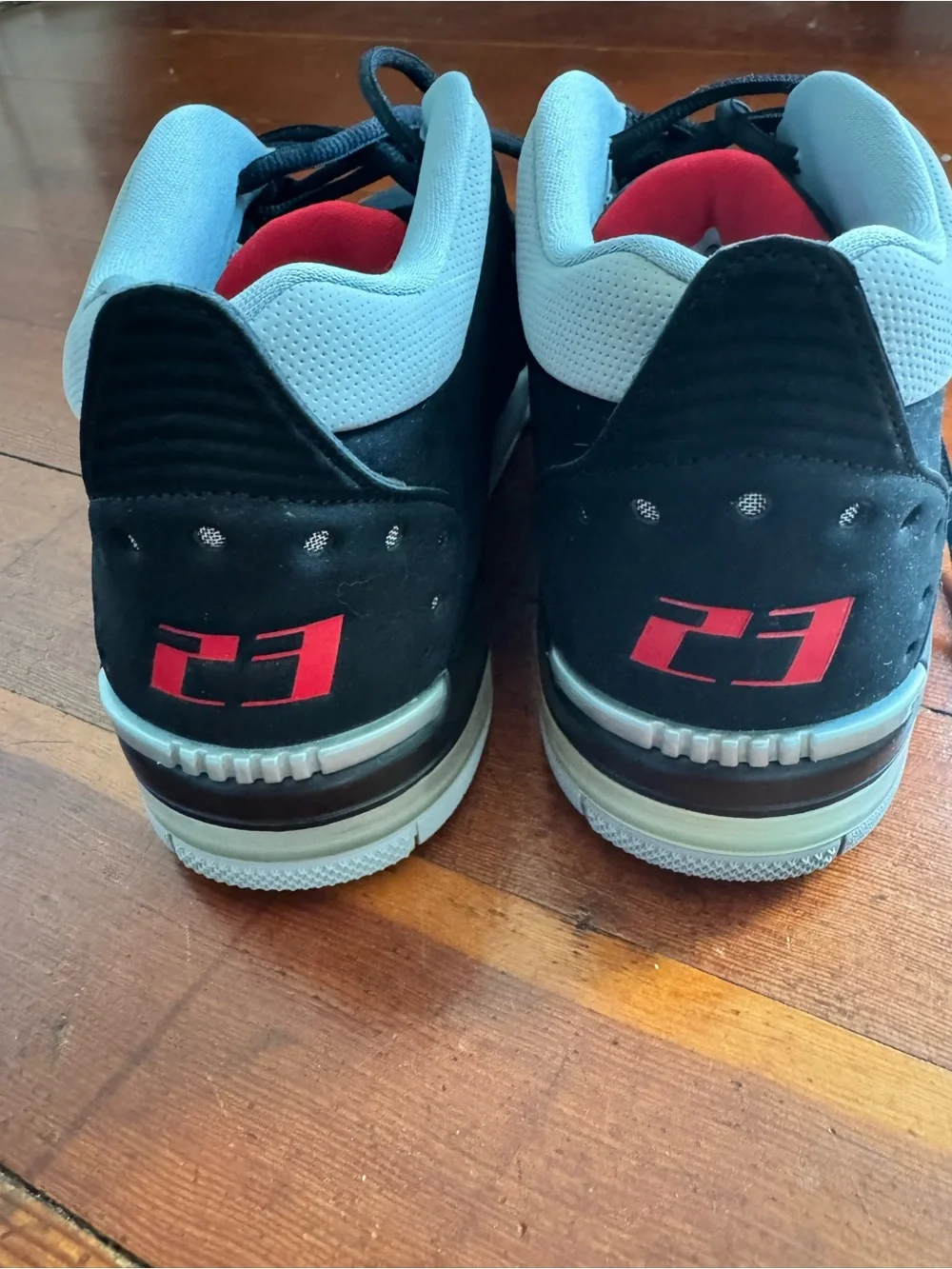 Air Jordan Style Men’s Low-Top Sneakers in Black and Red